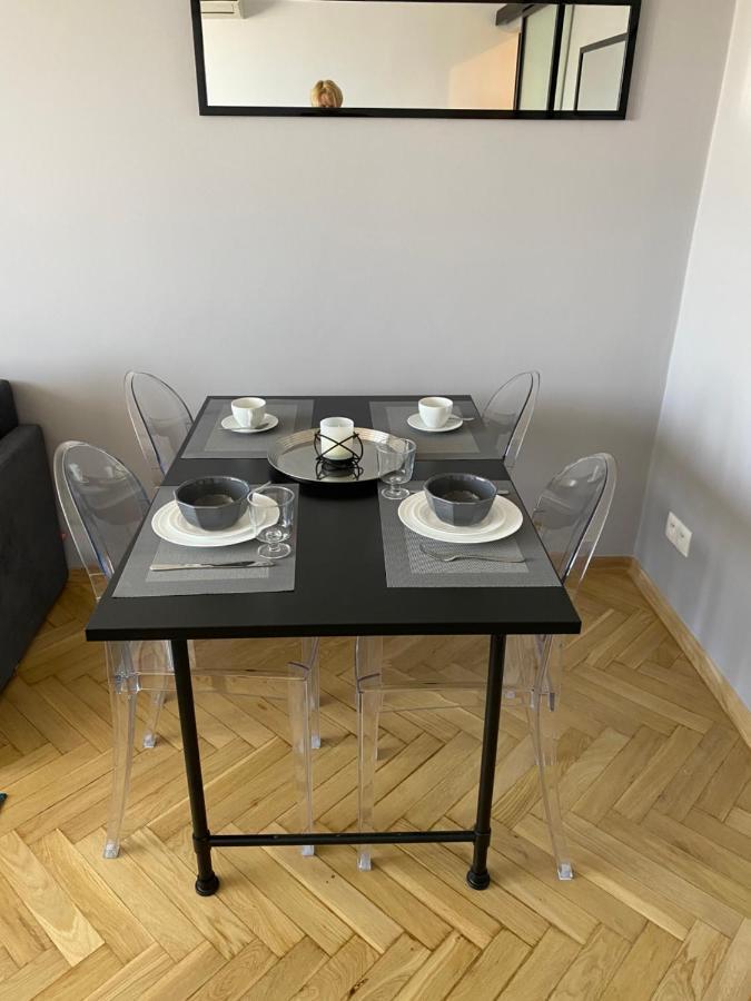Apartament Emilian Apartment Варшава Екстериор снимка